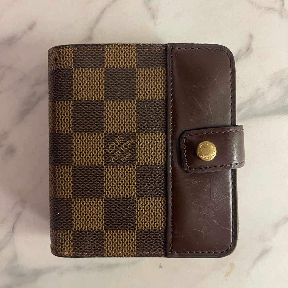 LOUIS VUITTON COMPACT WALLET
